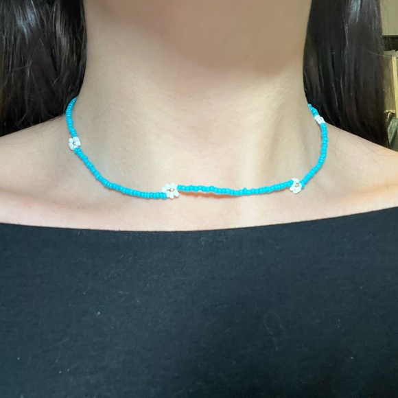 Lot of 2 HANDMADE Flower Beaded Necklaces - Picture 5 of 5